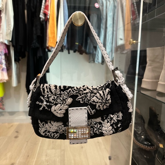 RARE Fendi Embellished Baguette Black and White - Picture 8 of 8